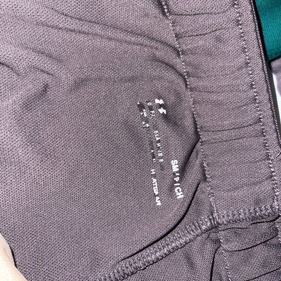 purple/grey/pink under armor shorts - Picture 4 of 4